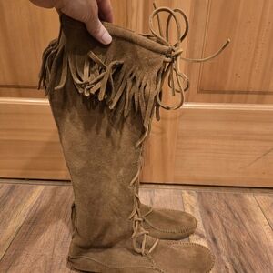 Minnetonka Brown Fringe Lace-Up Boots
